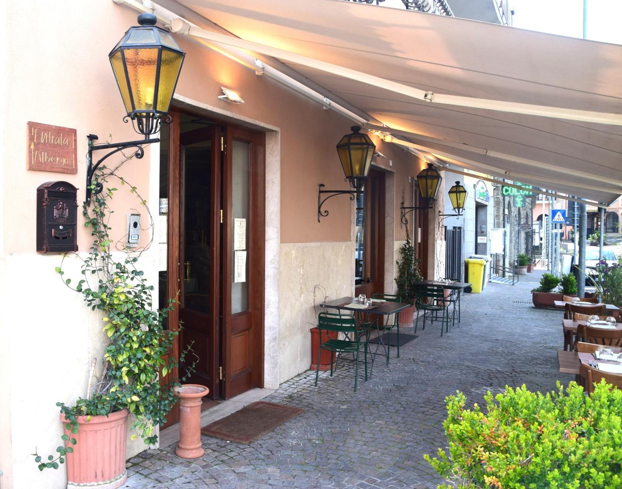 Hotel Ristorante Benigni Campagnano Di Roma Exterior photo